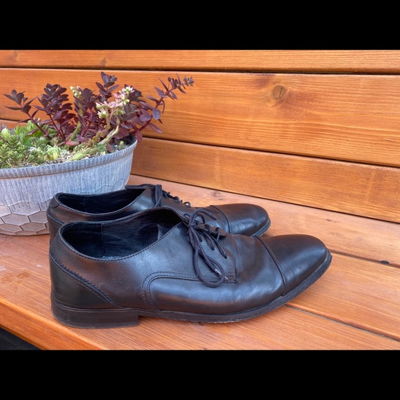Black Florsheim Cap Toe Dress Shoes - Picture 3 of 6